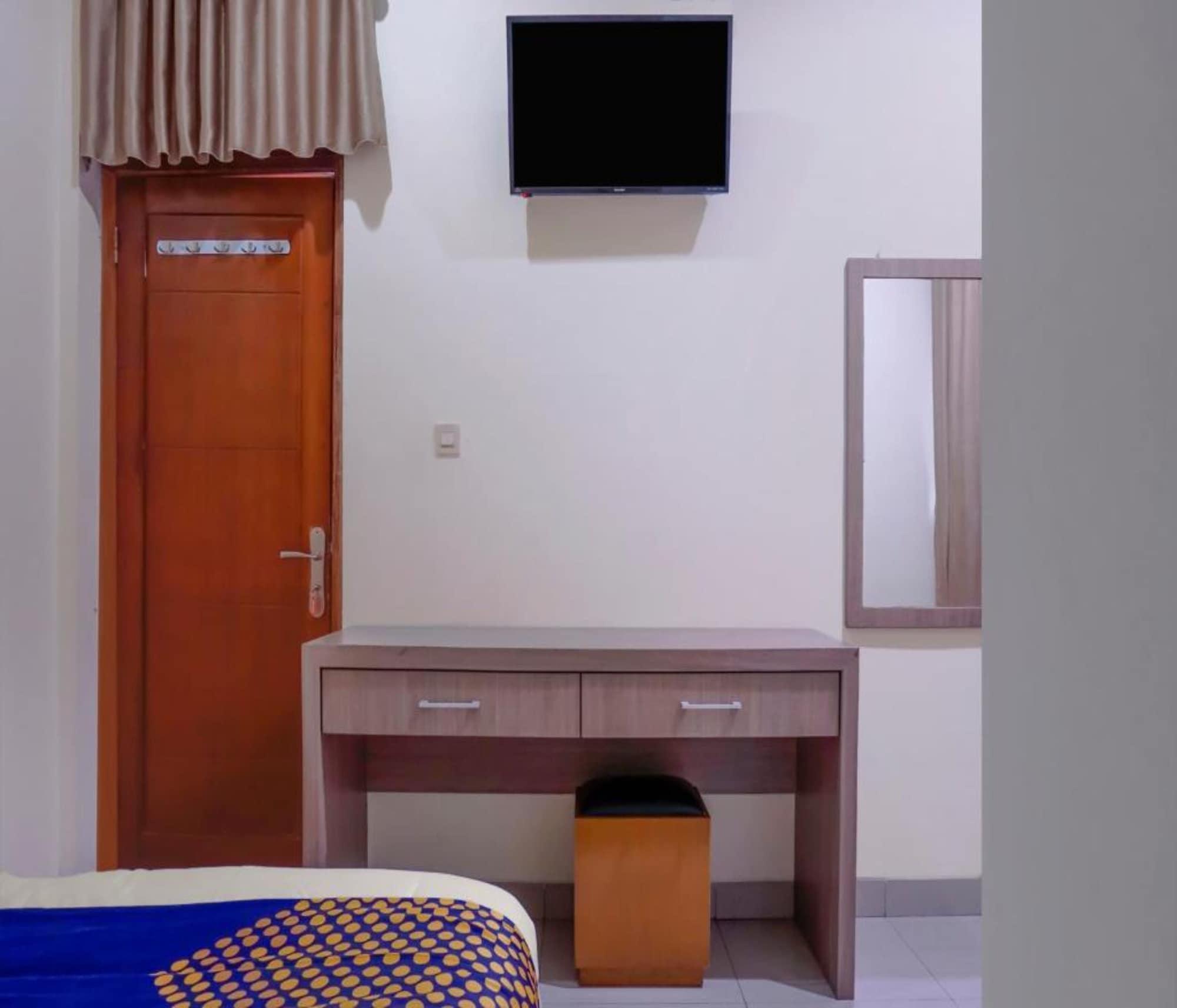 Готель Oyo 2357 Syariah Grand Raudhah Джакарта Екстер'єр фото