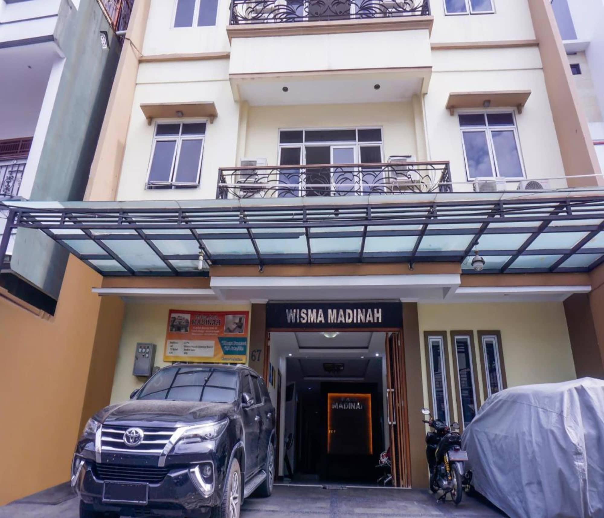 Готель Oyo 2357 Syariah Grand Raudhah Джакарта Екстер'єр фото