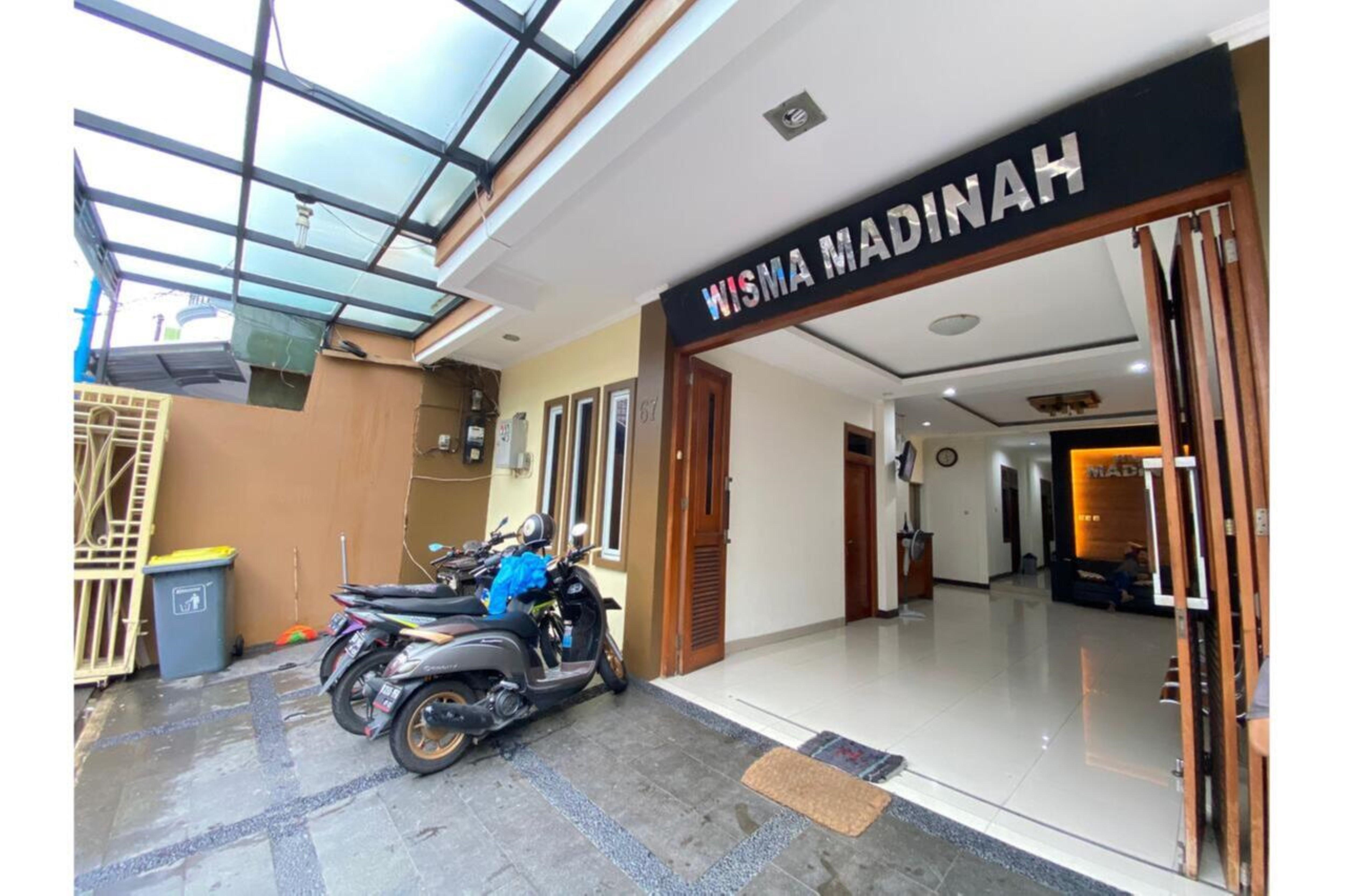 Готель Oyo 2357 Syariah Grand Raudhah Джакарта Екстер'єр фото